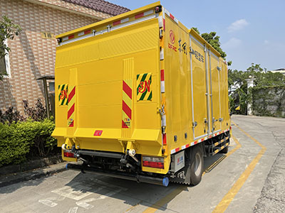4.2米冷藏車尾板，為冷鏈物流保駕護(hù)航的堅(jiān)固利器