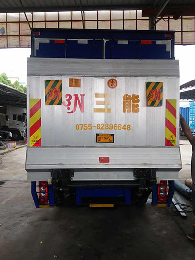 尾板合規(guī)操作指南，確保您的貨車安全與高效運(yùn)輸