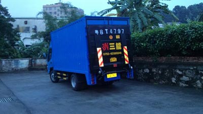 冷藏車尾板的作用，保障貨物新鮮度與安全性
